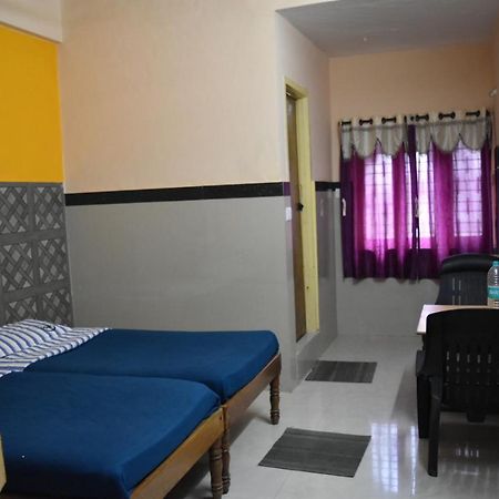 Hotel Abhiruchi Lodging Hassan Exterior photo